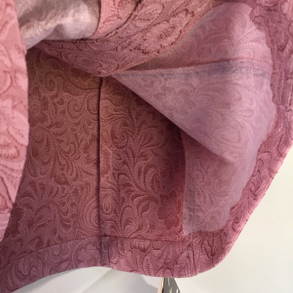 Miss Dorby Floral Jacquard Cropped Blazer. - Picture 6 of 7